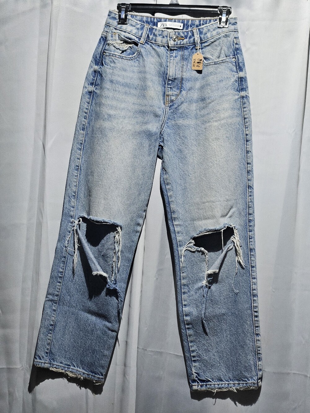 Zara Light Blue Distressed High-Rise Jeans Size 4